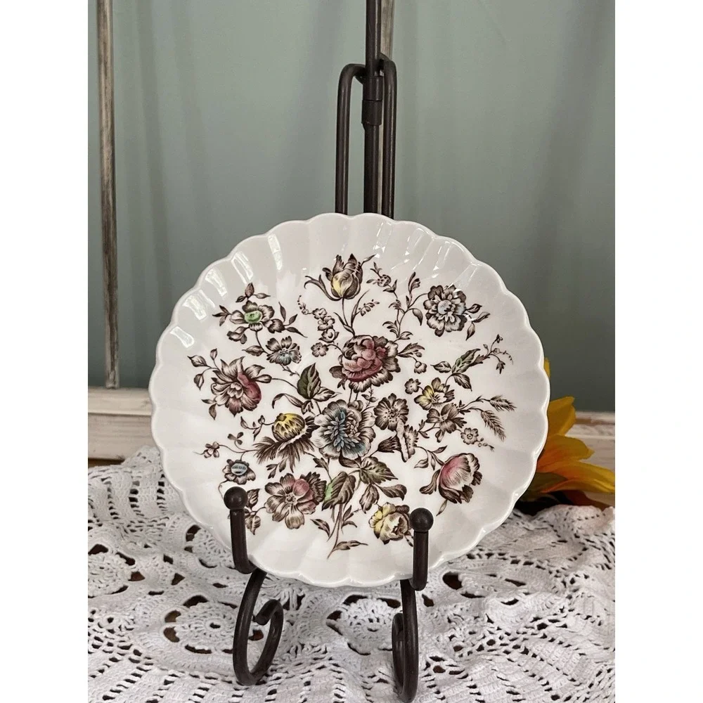 Vintage Johnson Brothers Staffordshire Bouquet 6 Piece Setting England IRONSTONE